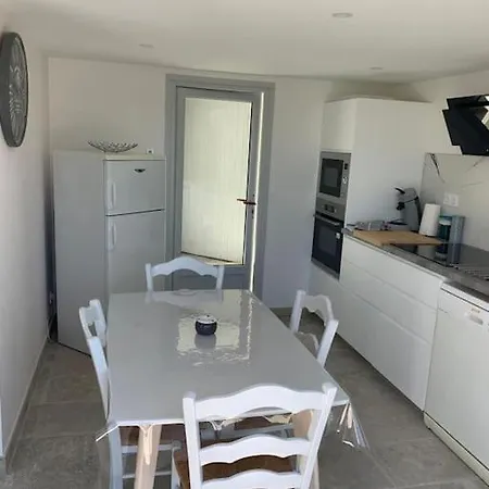 Apartment Terre De Lumiere 2.