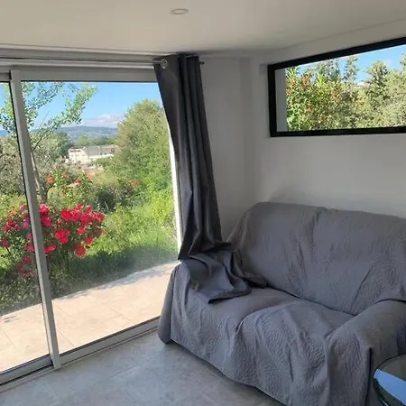 Apartment Terre De Lumiere 2.