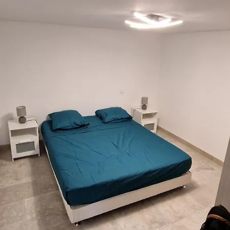 Terre De Lumiere 2. Apartment Nyons
