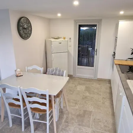 Apartment Terre De Lumiere 2. *